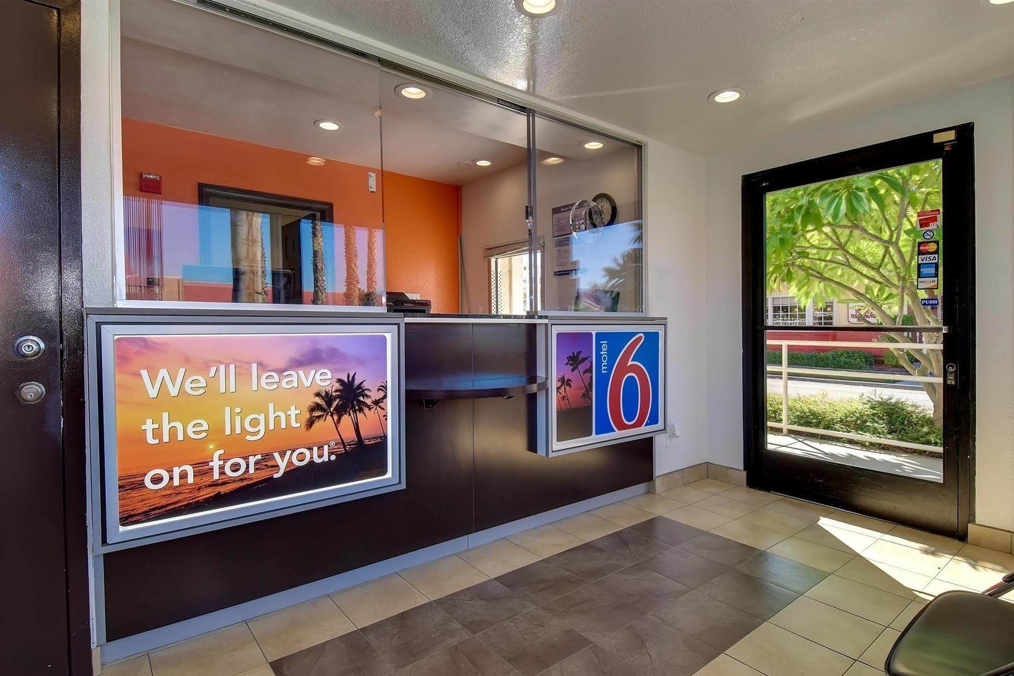 Motel 6-Riverside, Ca - South Bagian luar foto