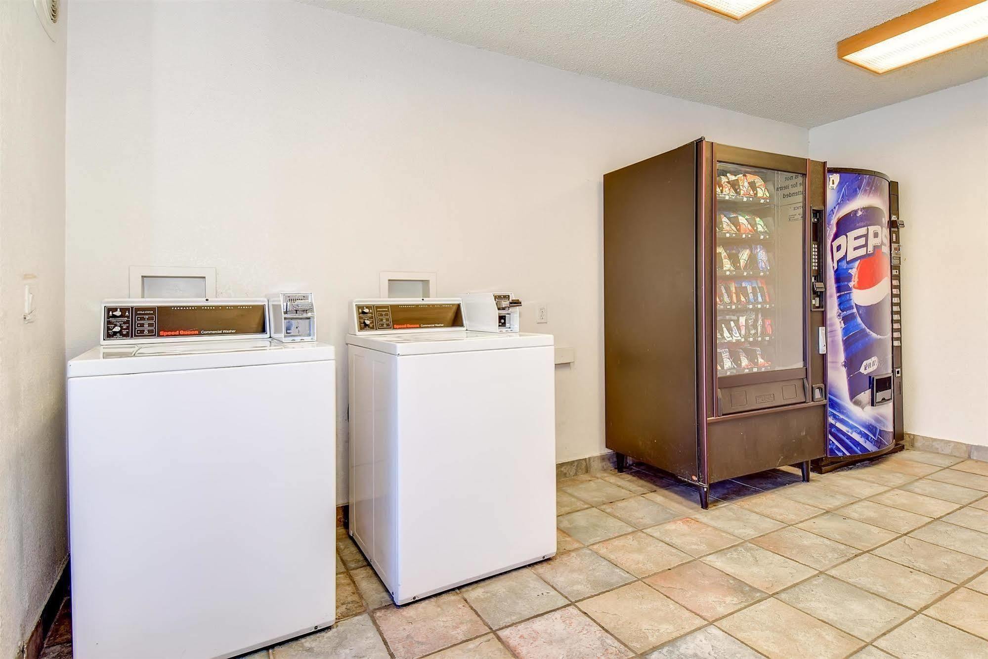 Motel 6-Riverside, Ca - South Bagian luar foto